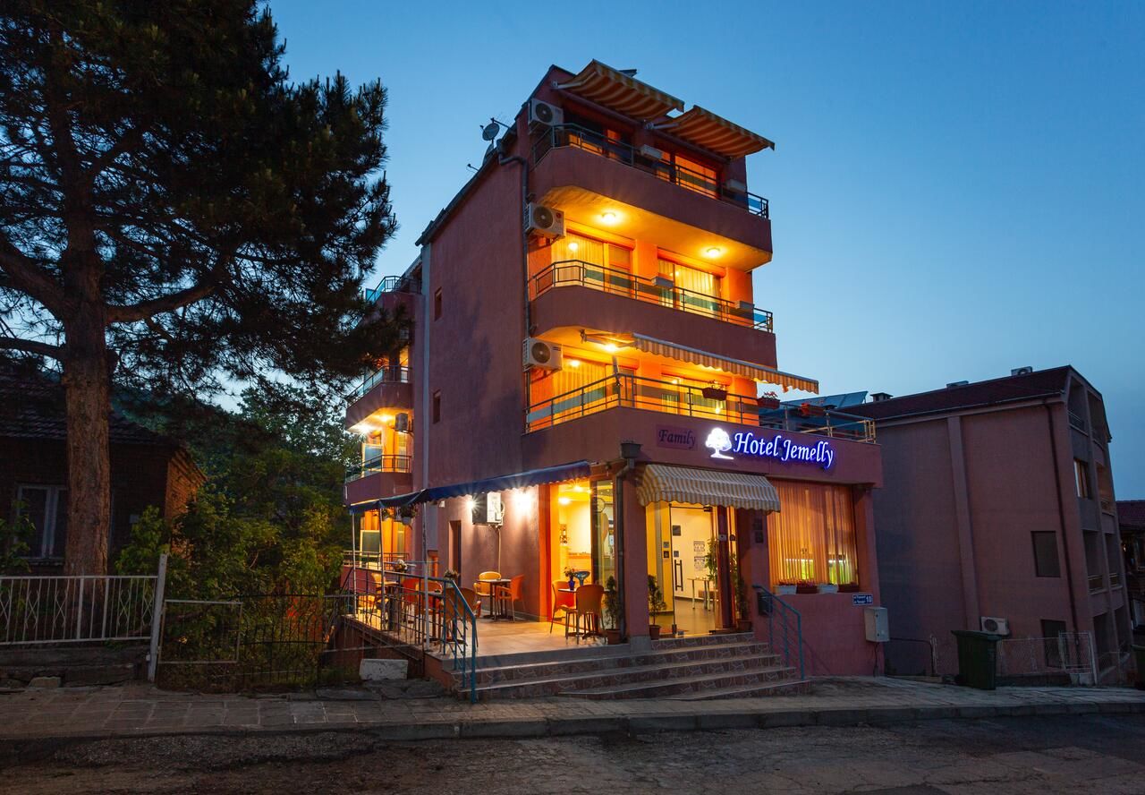 Отель Family Hotel Jemelly Обзор-14