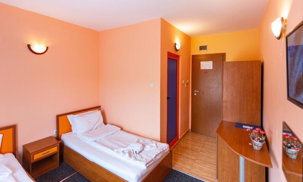 Отель Family Hotel Jemelly Обзор-54