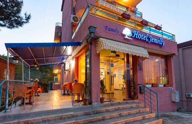 Отель Family Hotel Jemelly Обзор-3